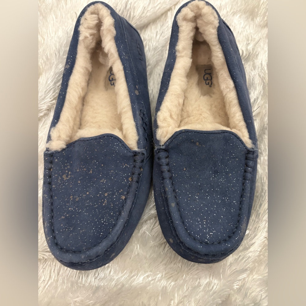 UGG women’s Ansley sheepskin blue sued sleepers size 7